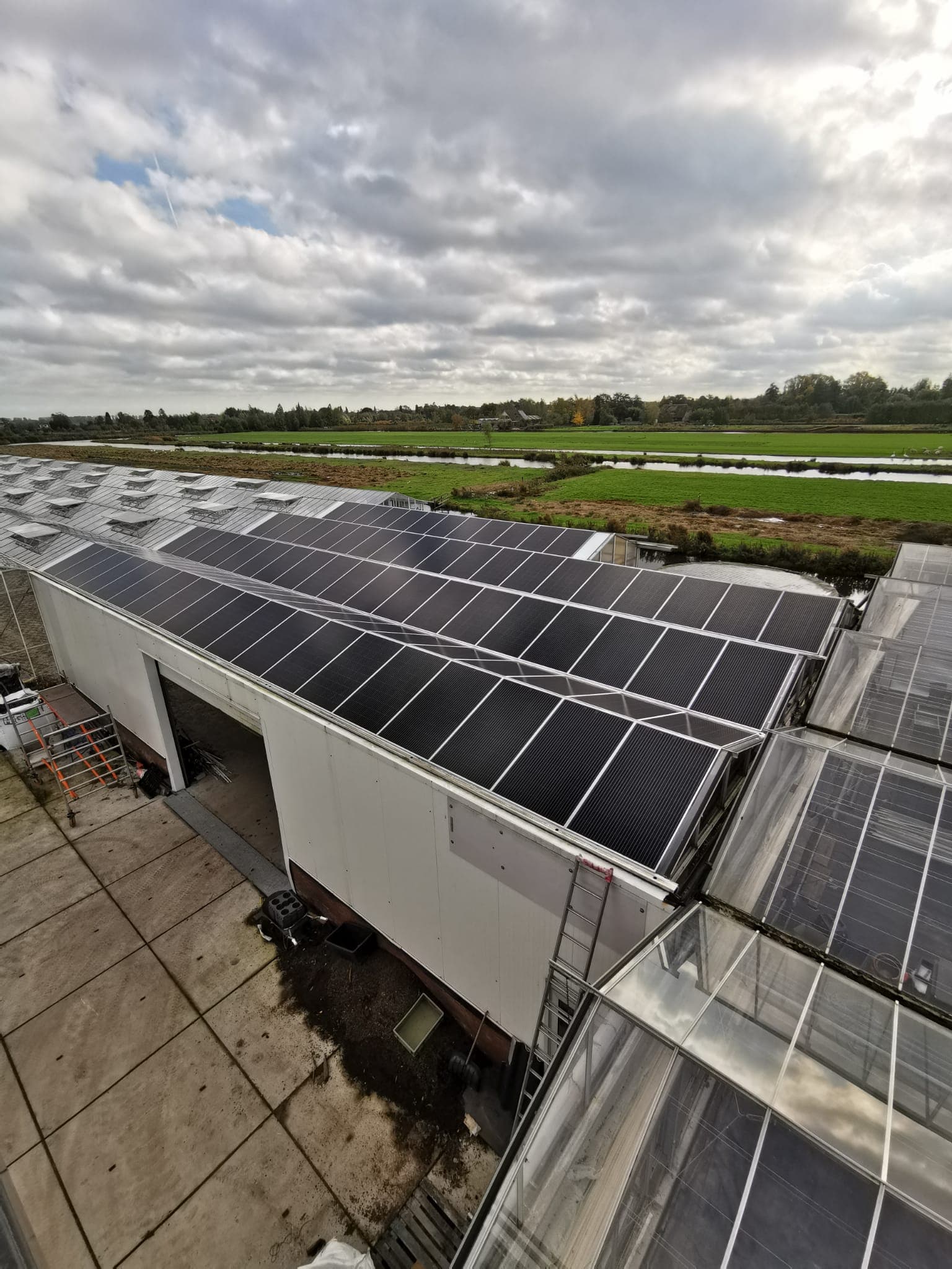 EverKinetiq luxe solar carport - project 01 | EverKinetiq Belgium